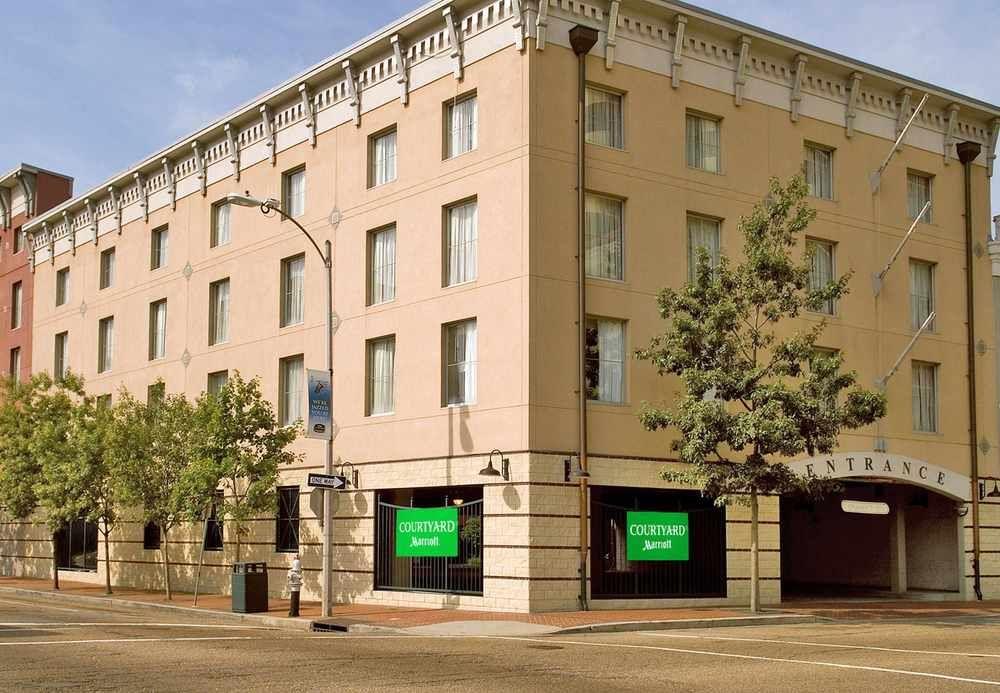 Courtyard By Marriott New Orleans Warehouse Arts District Hotel Exterior photo